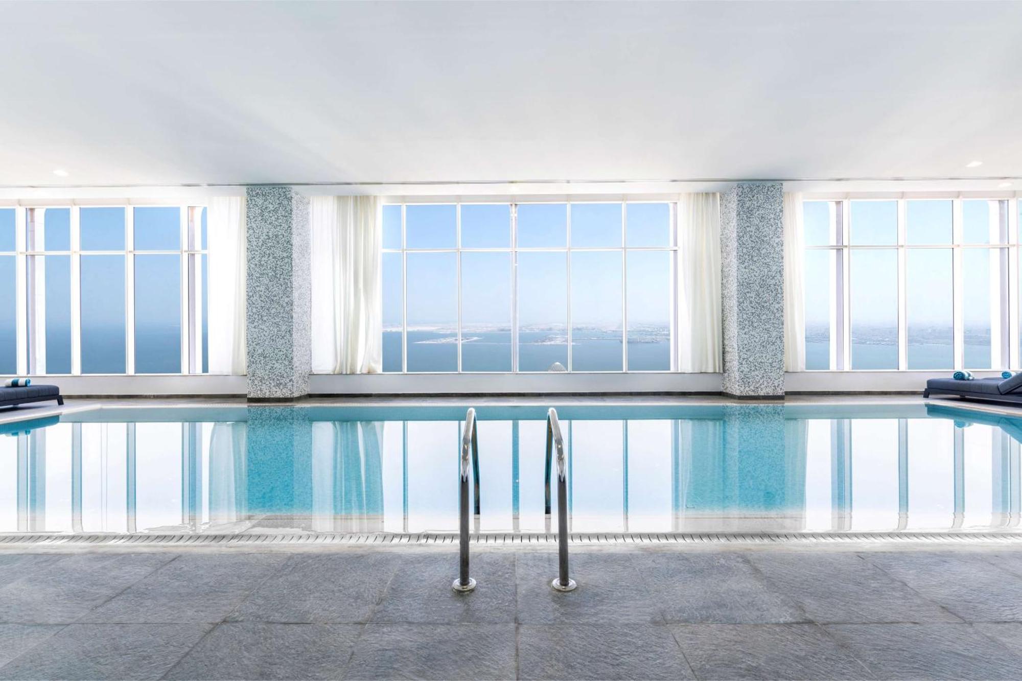Aleph Doha Residences, Curio Collection By Hilton Εξωτερικό φωτογραφία The pool at the 101